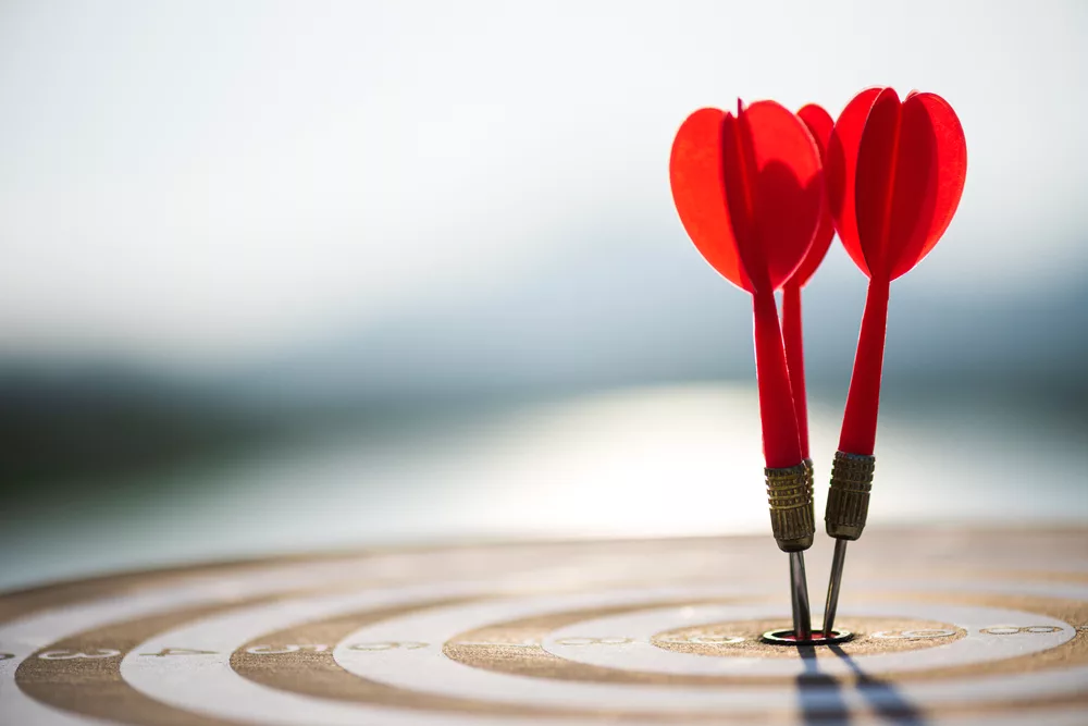 Close,Up,Shot,Red,Darts,Arrows,In,The,Target,Center